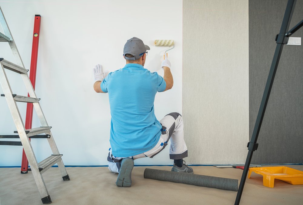 Huur een professionele renovlies behanger uit Haarlem en krijg 10% korting op het behangen en sauzen van je nieuwbouwwoning.